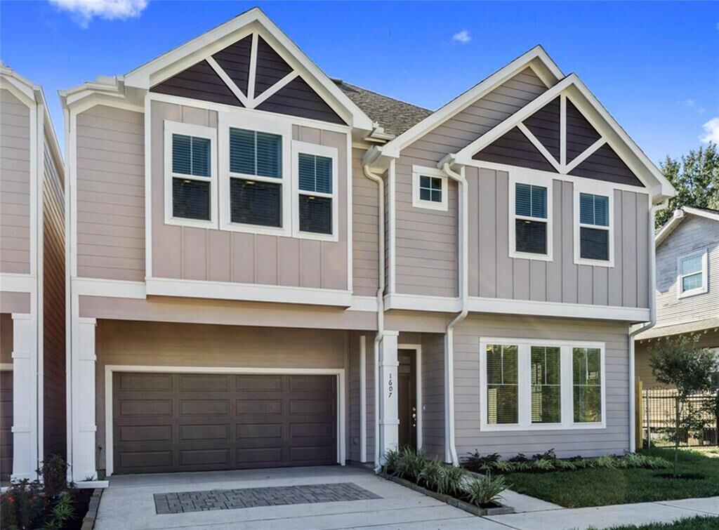 Property Photo:  203 Hyde Park  TX 77006 