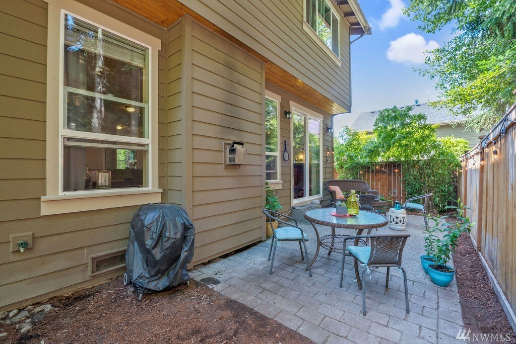 Property Photo:  2123 Kirby Place  WA 98203 