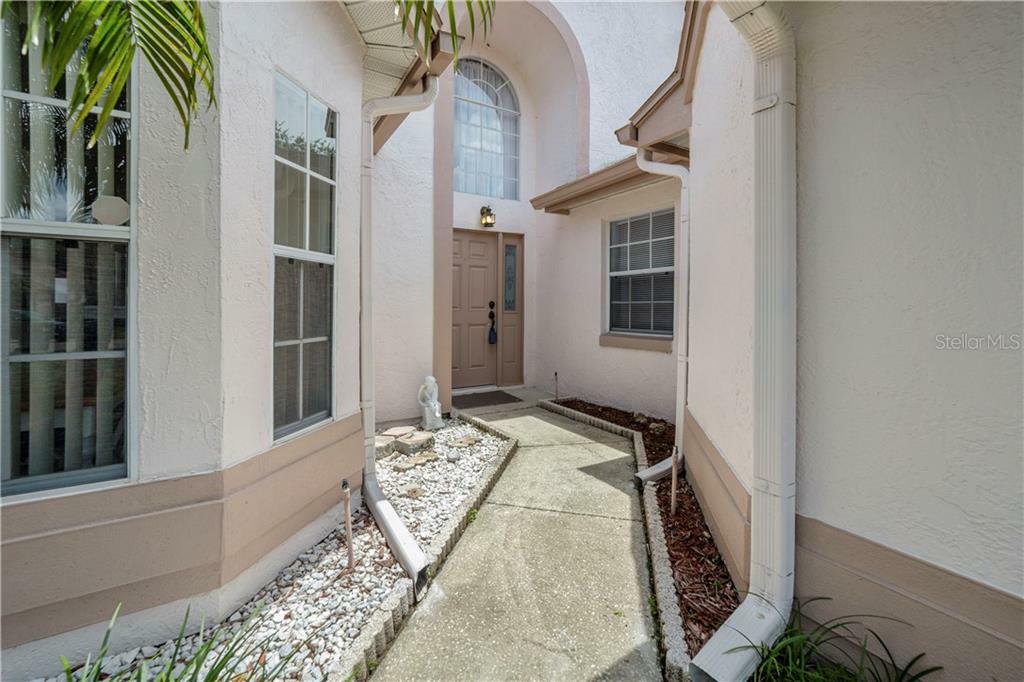 Property Photo:  5707 Parkview Lake Drive  FL 32821 