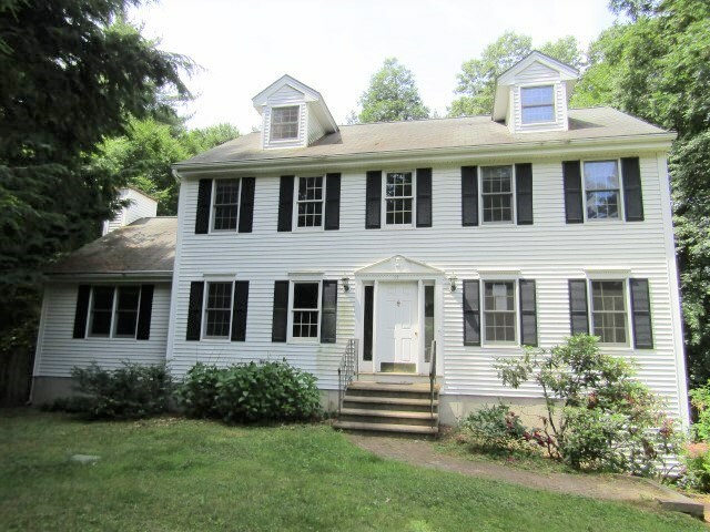 Property Photo: 11 Drake Lane NH 03038