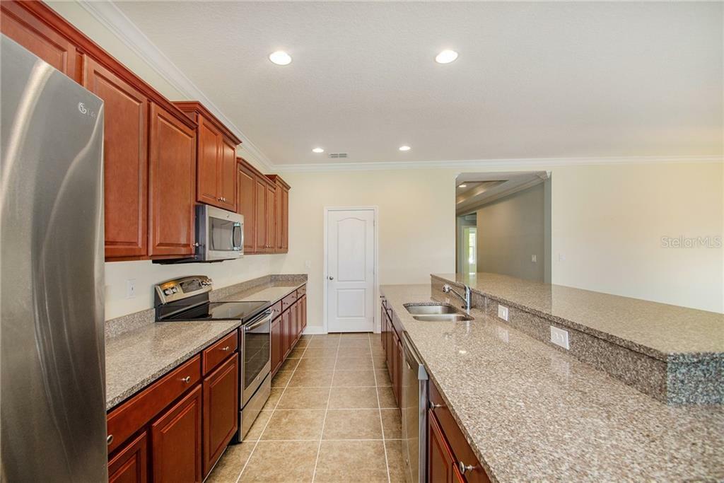 Property Photo:  100 Blanco Drive  FL 32724 