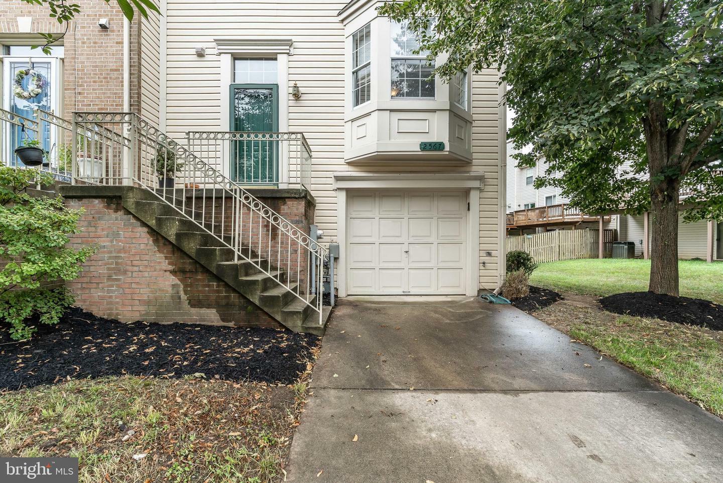 Property Photo:  2567 Windy Oak Court  MD 21114 