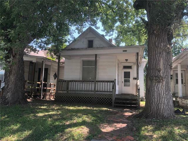 Property Photo:  2415 St Joseph Avenue  MO 64505 