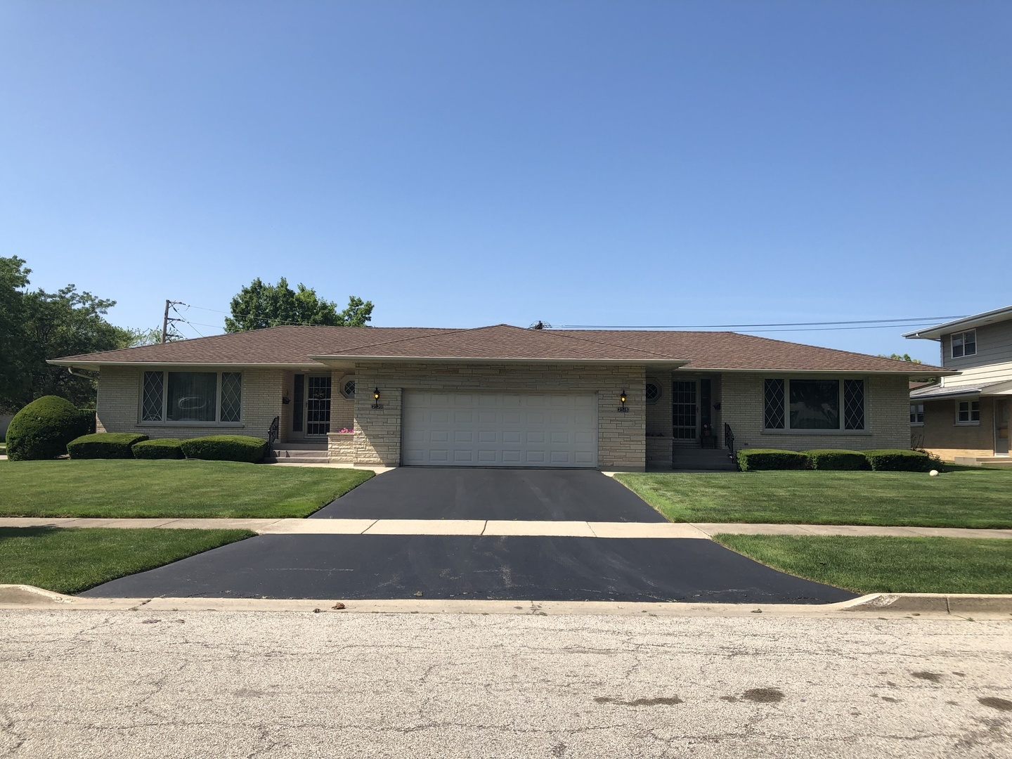 Property Photo: 2520 Pearsall Parkway IL 60085