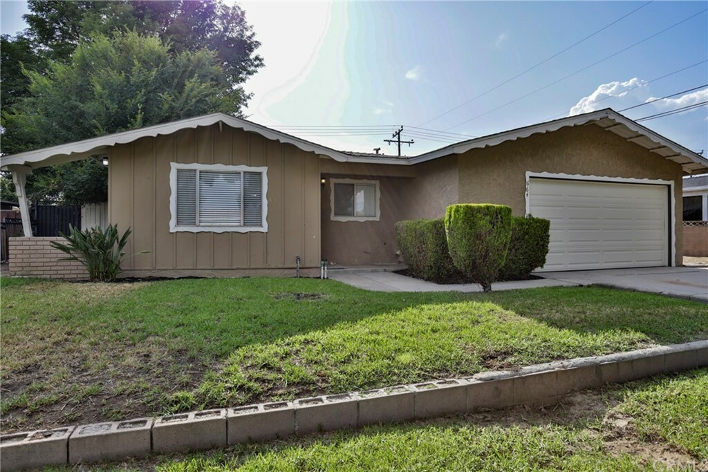 Property Photo:  664 N Rosalind Avenue  CA 92376 