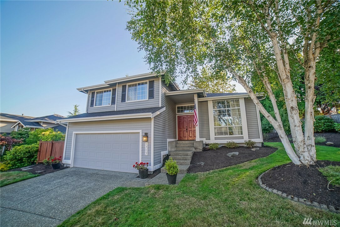 Property Photo: 1717 39th St SE WA 98372