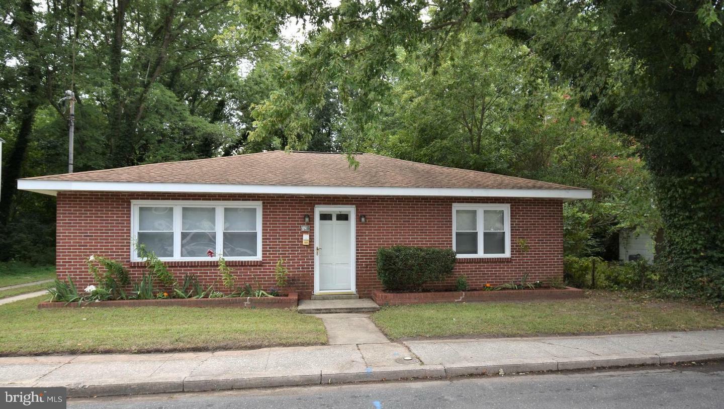 Property Photo: 806 Fairmount Avenue MD 21613