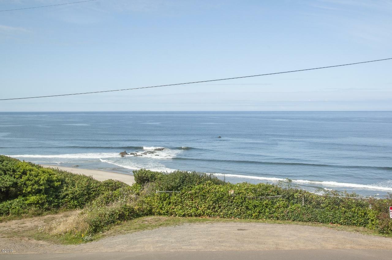 Property Photo:  2440 SW Anchor Avenue  OR 97367 
