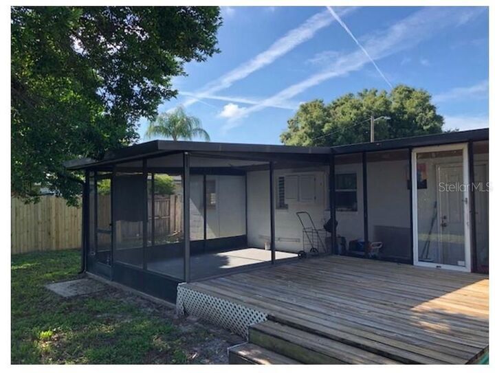 Property Photo:  10493 116th Avenue  FL 33773 