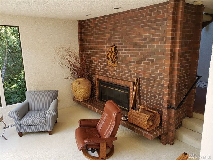 Property Photo:  850 Edmonds St  WA 98020 