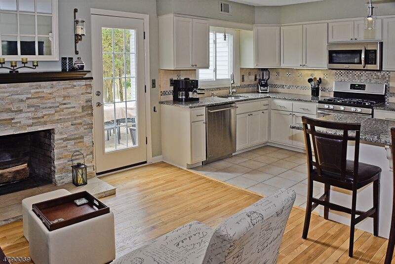 Property Photo:  77 Hampshire Dr  NJ 07945 