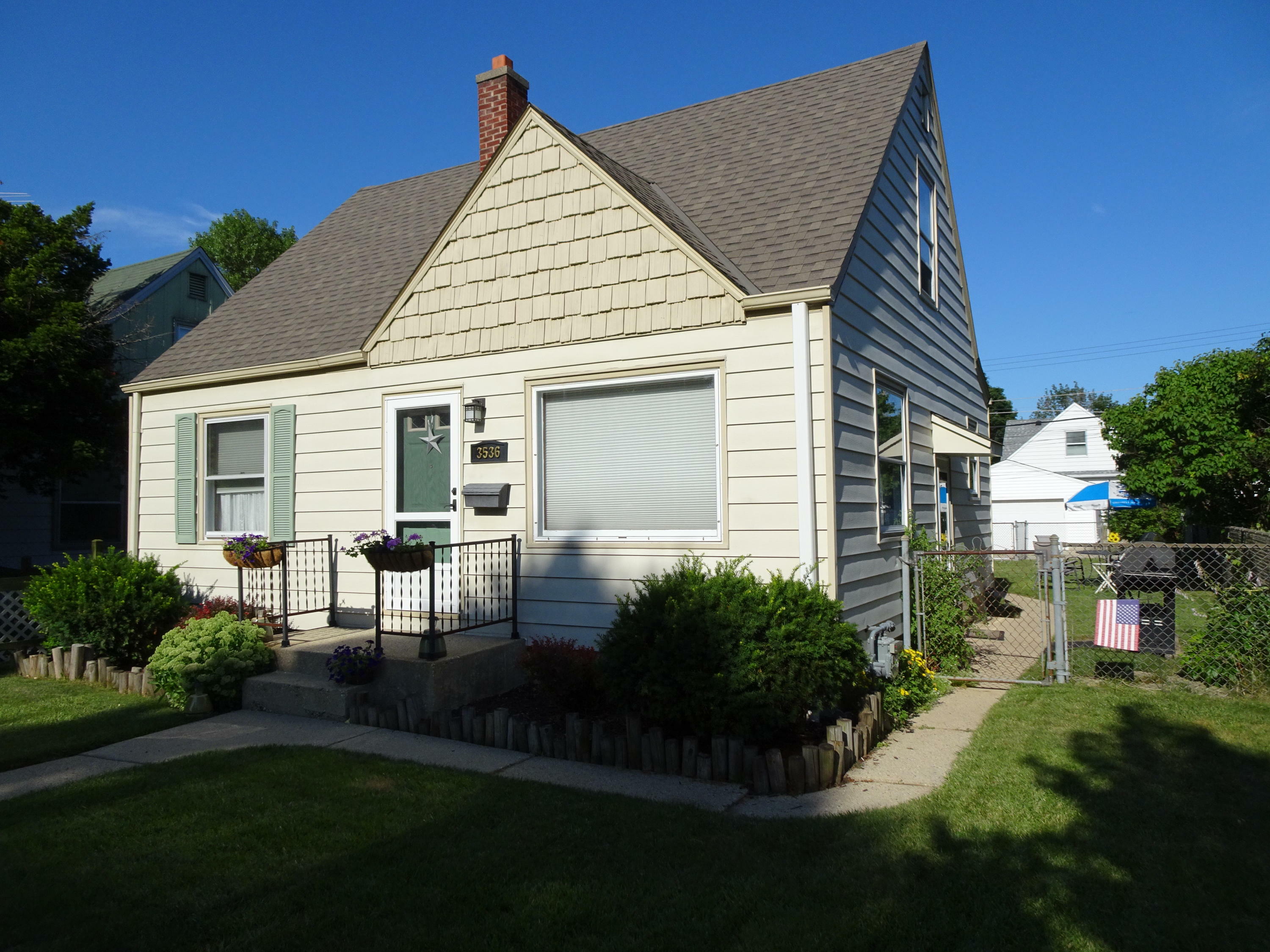 Property Photo:  3536 N 99th St  WI 53222 