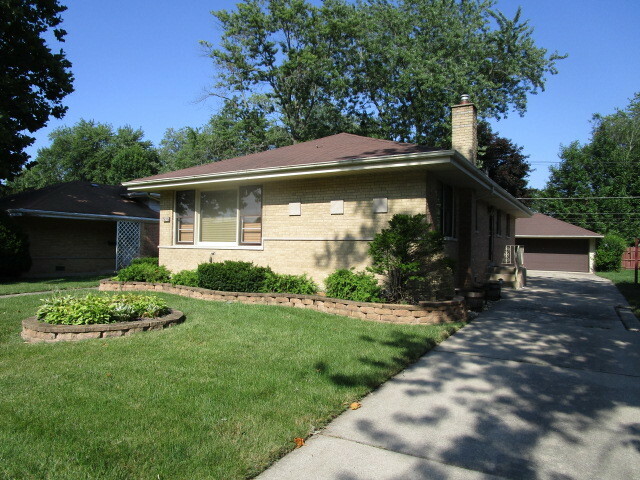 Property Photo:  16345 Dobson Avenue  IL 60473 