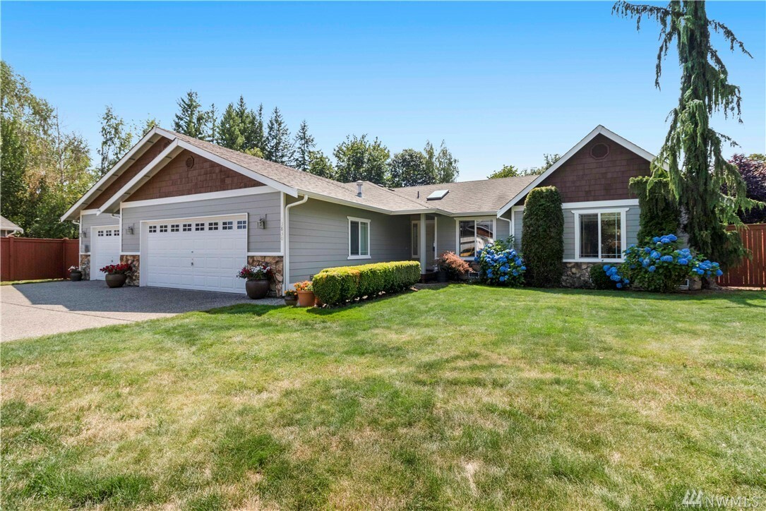 Property Photo: 13830 247th Ave SE WA 98272