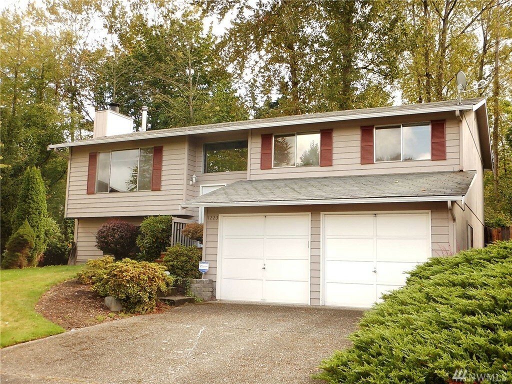 Property Photo:  1223 224th Place SW  WA 98021 