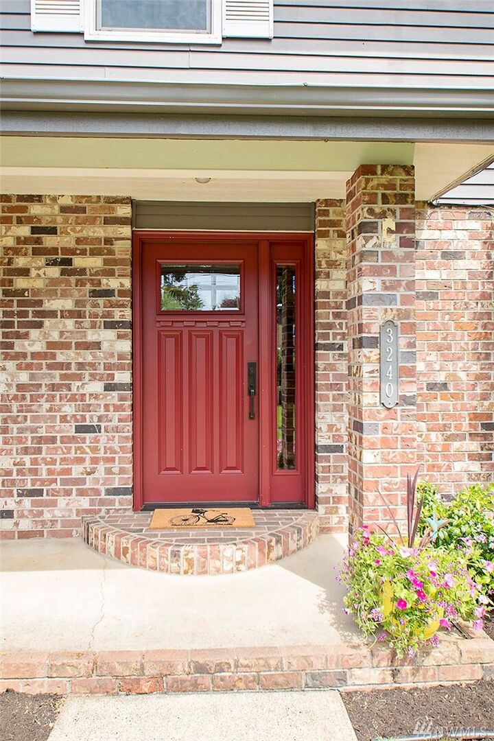 Property Photo:  3240 Eastland Cir SE  WA 98501 