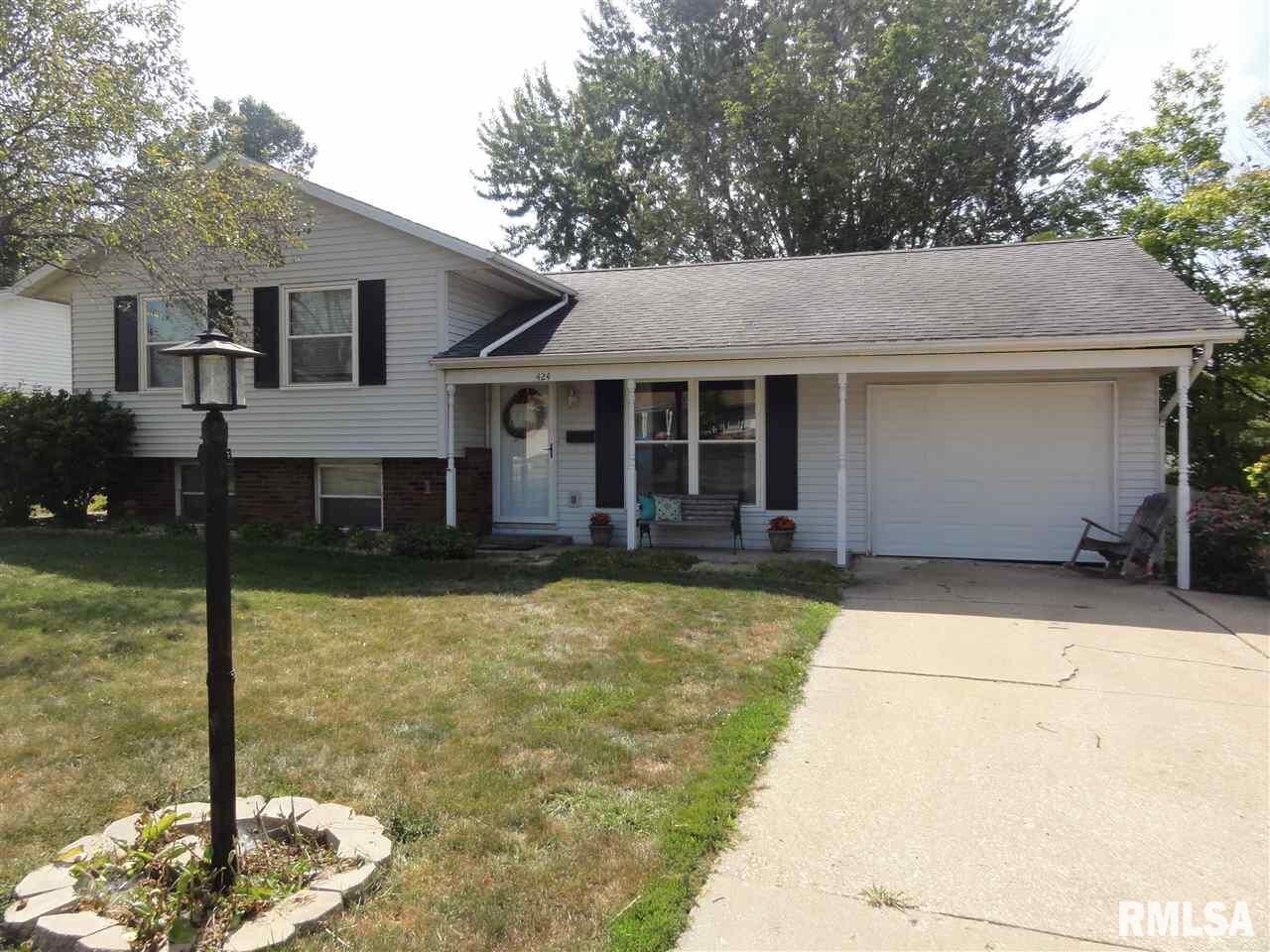 Property Photo:  424 Ridgecrest  IL 61571 