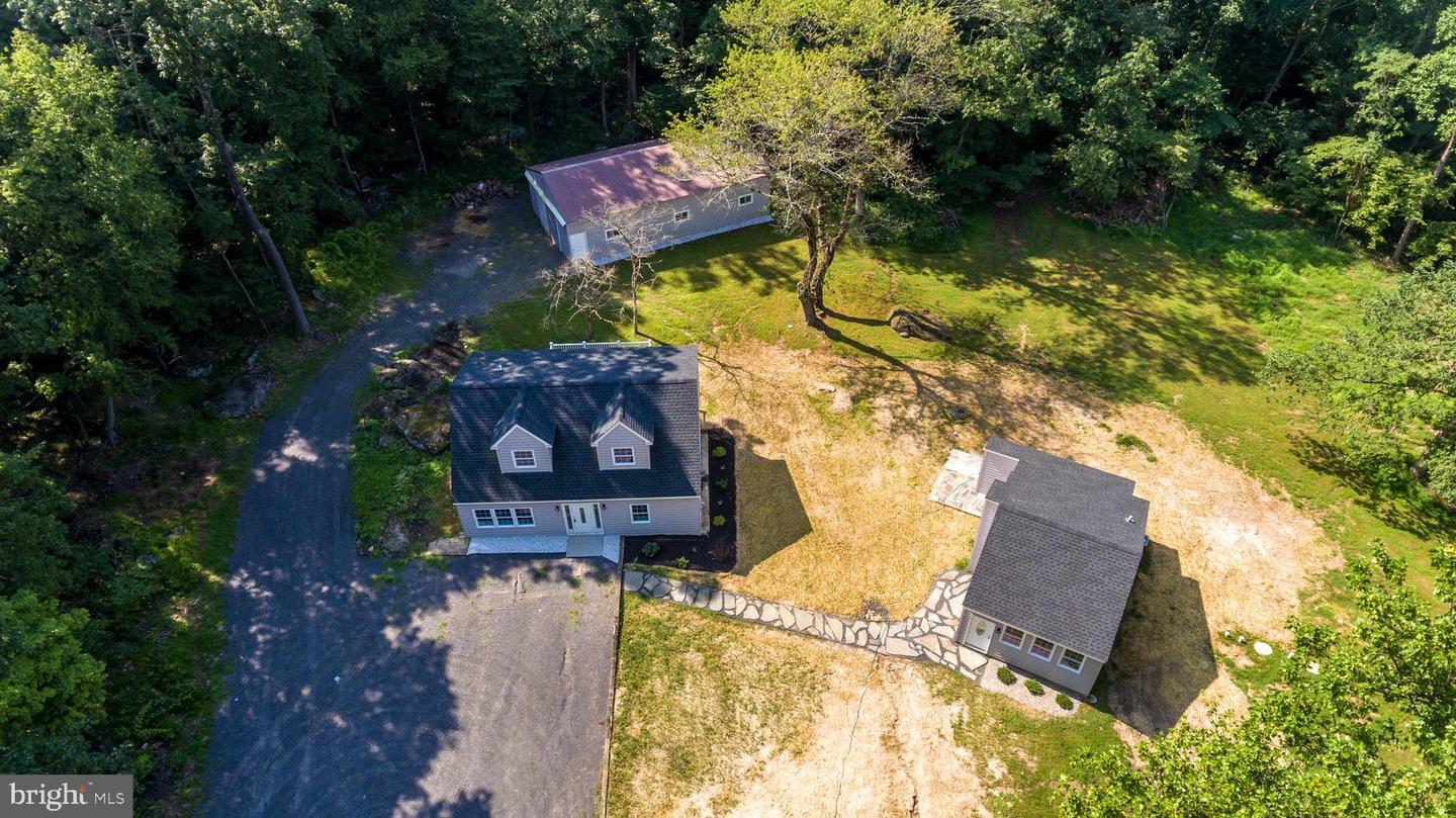 Property Photo:  120 Colonial Way  PA 18972 