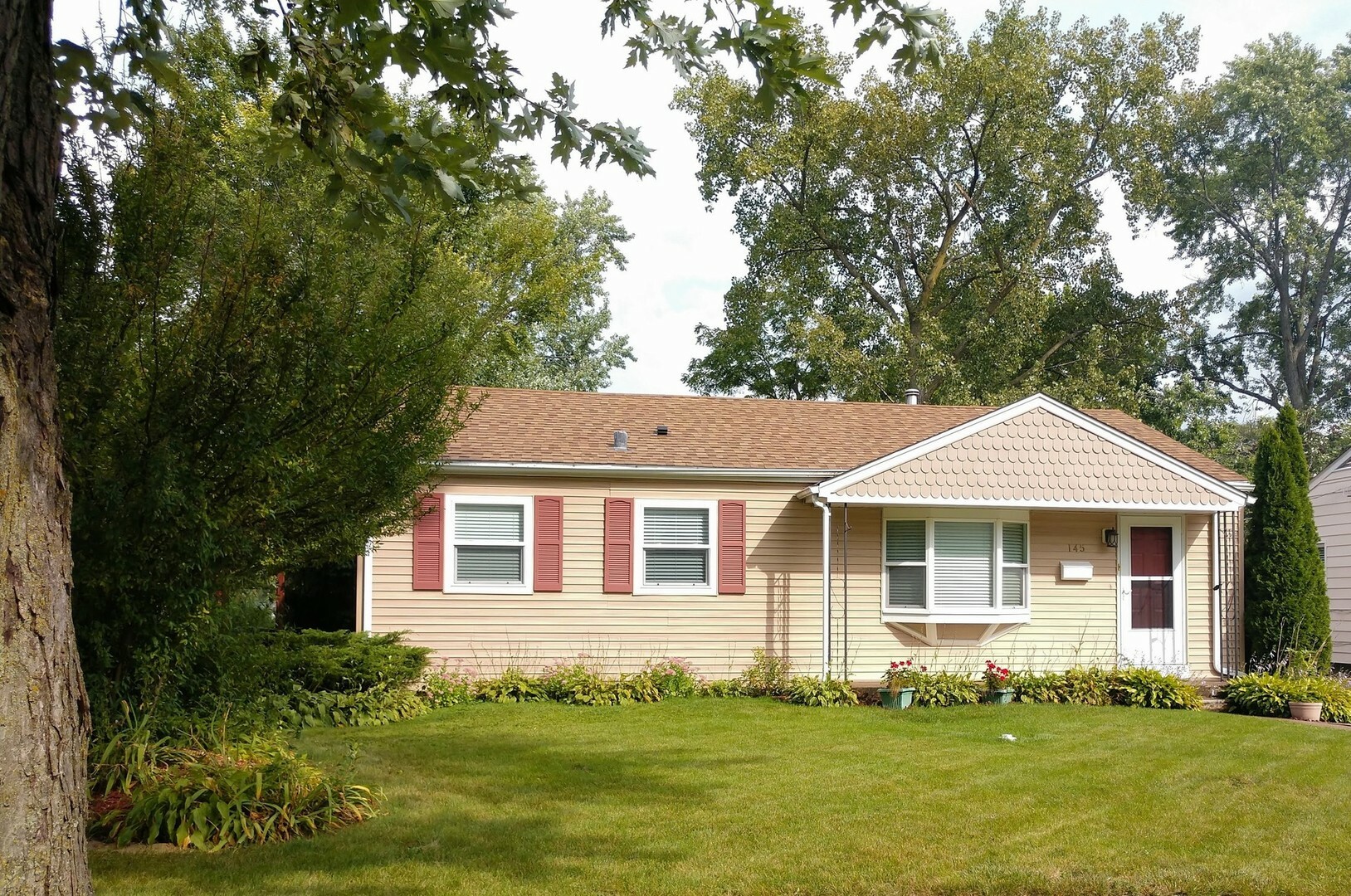 Property Photo:  145 North Ridgemoor Avenue  IL 60060 