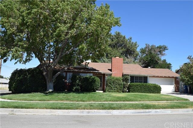 Property Photo:  41860 Shain Lane  CA 93536 