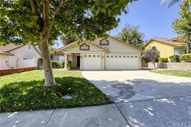 Property Photo:  16500 Kiwi Way  CA 92530 