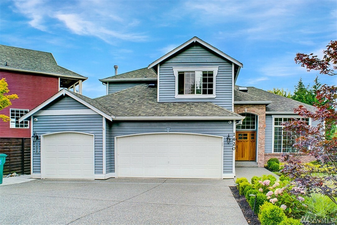 Property Photo:  1420 N 38th St  WA 98056 