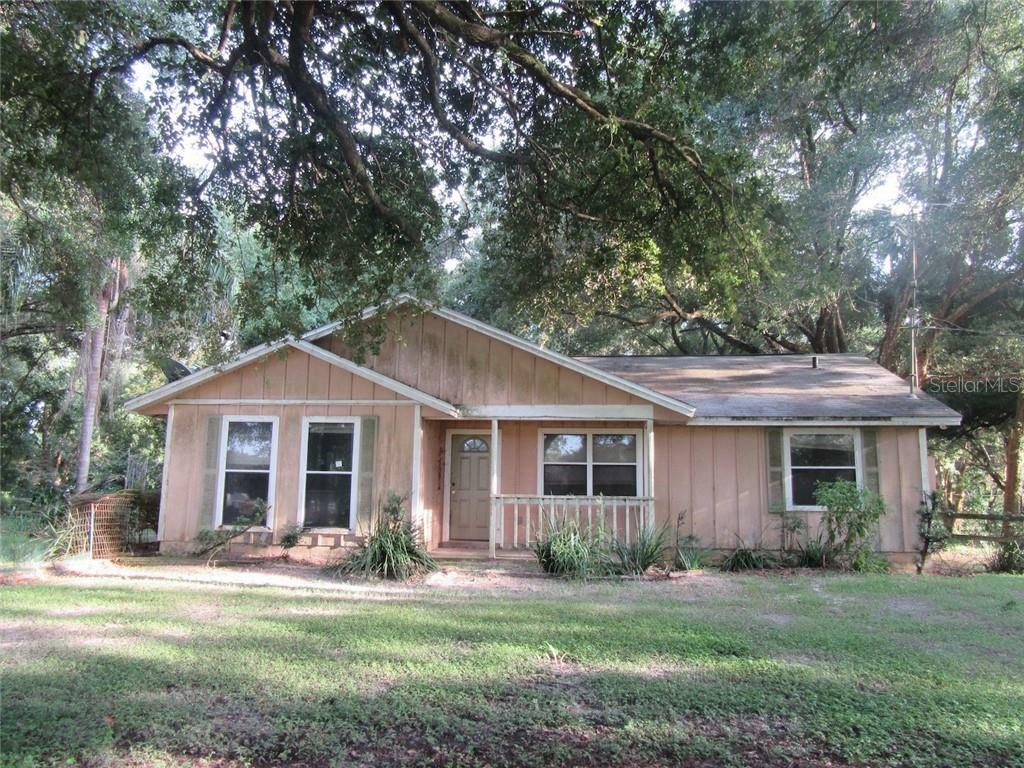 Property Photo:  28130 SE 175th Street  FL 32784 