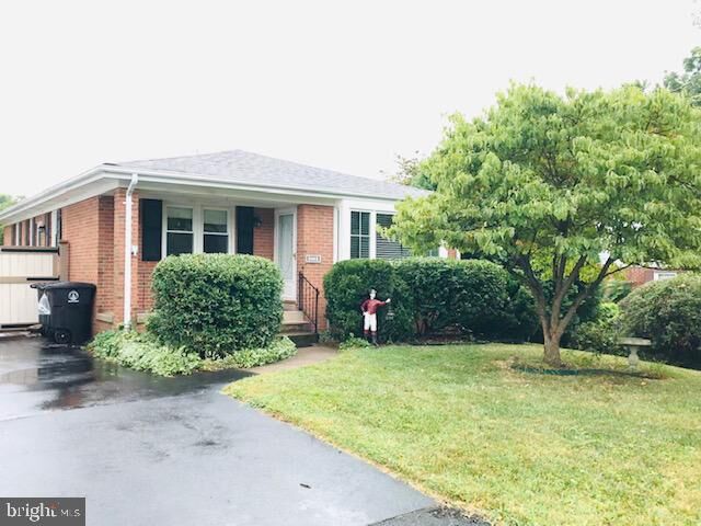 Property Photo:  212 Catoctin Circle NE  VA 20176 