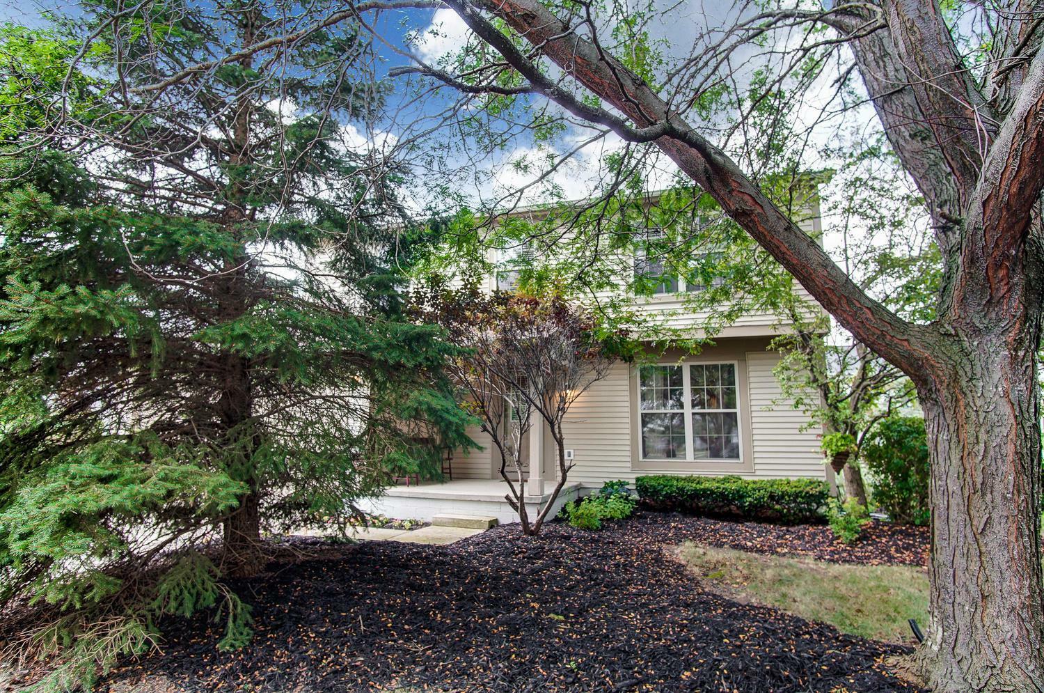 Property Photo:  1304 Village Drive  OH 43040 