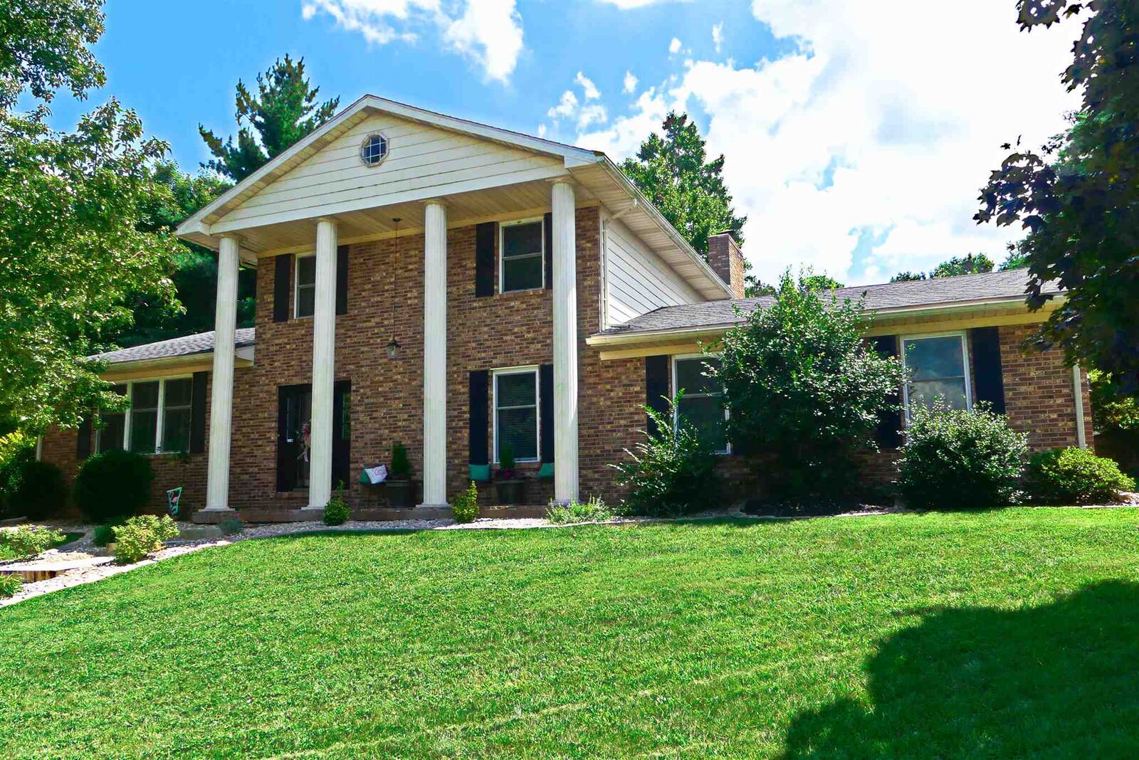 Property Photo:  6241 E Oak Street  IN 47715 