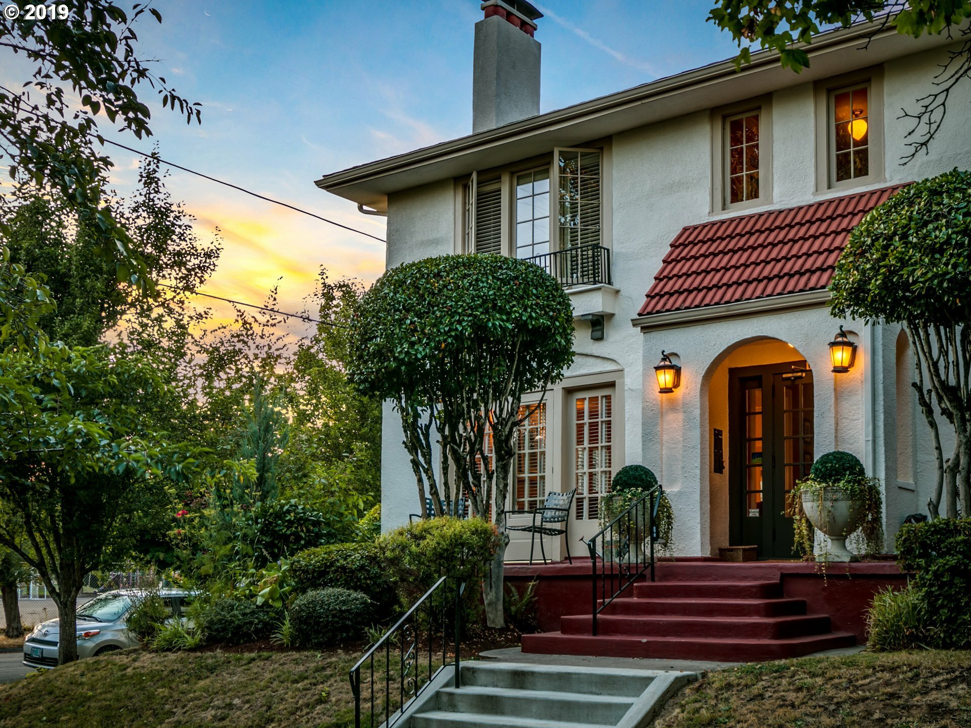 Property Photo: 1403 NE Thompson St 1 OR 97212