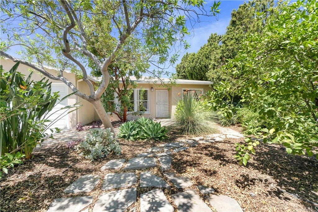 Property Photo: 117 W Blaine Street CA 92507