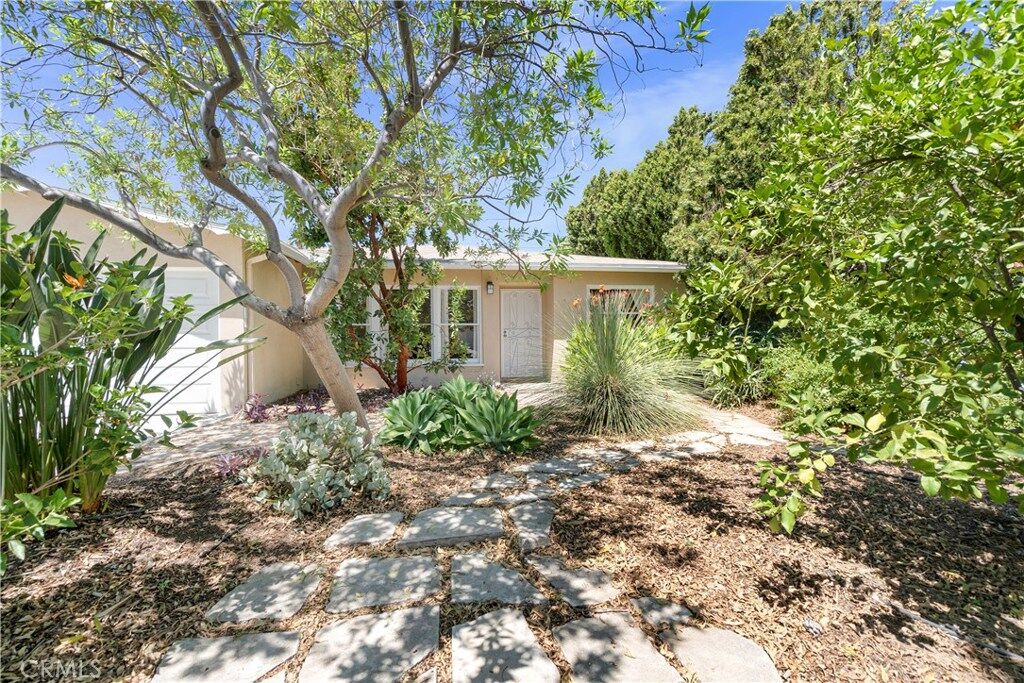 Property Photo: 117 W Blaine Street CA 92507