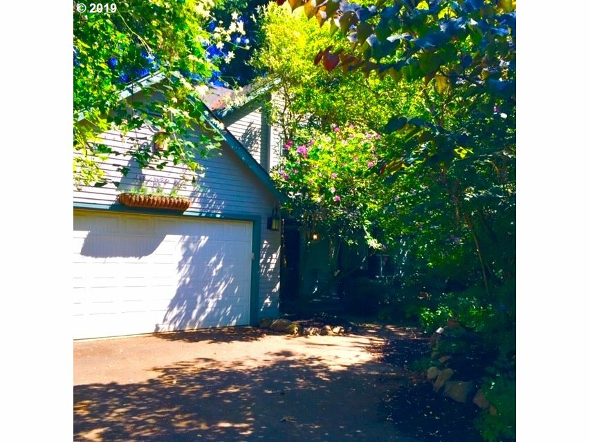 Property Photo:  2248 SE 76th Ave  OR 97215 