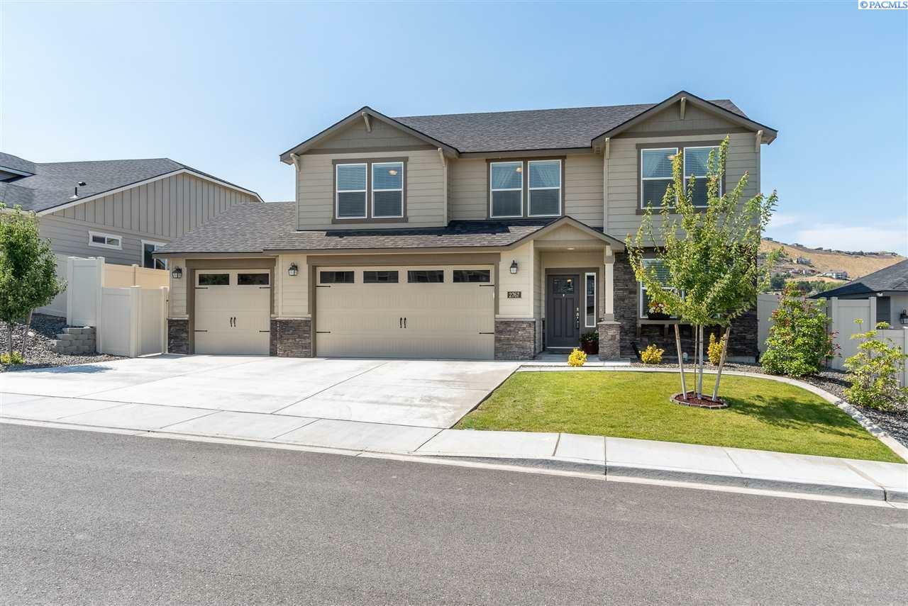 Property Photo:  2767 Chelan Loop  WA 99352 