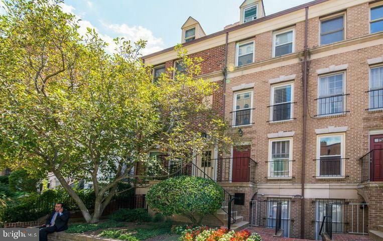 Property Photo:  1612 Q Street NW 5  DC 20009 