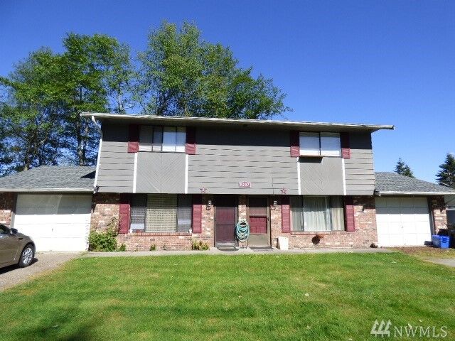 Property Photo:  9207 Sharon Dr 2  WA 98204 