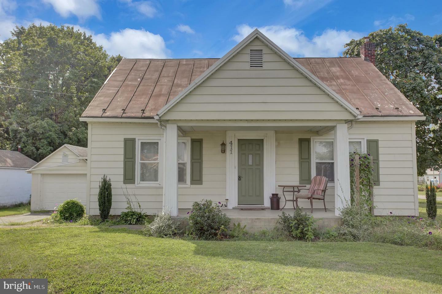 Property Photo:  411 W Main Street  PA 17266 