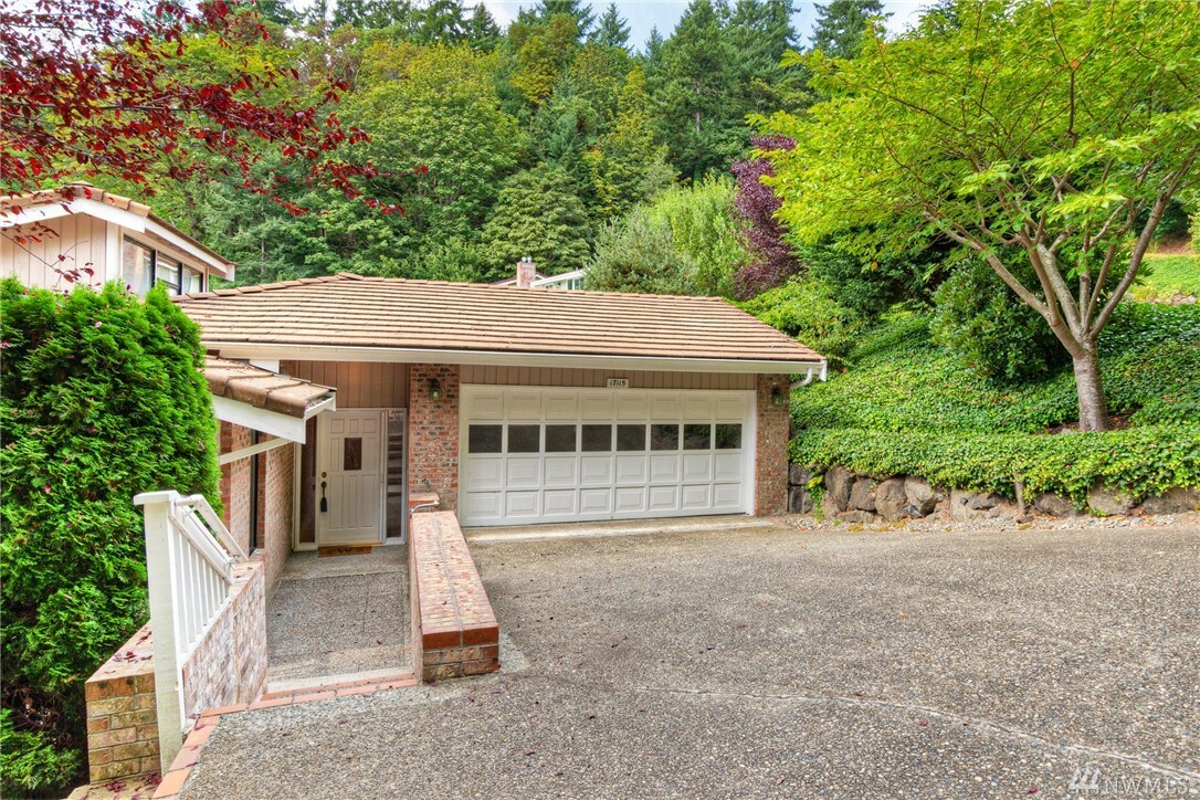 Property Photo:  17115 23rd Place SW 8  WA 98166 