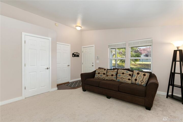 Property Photo:  127 Alder St  WA 98203 