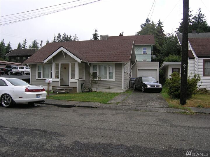 Property Photo: 506 E 5th St WA 98520