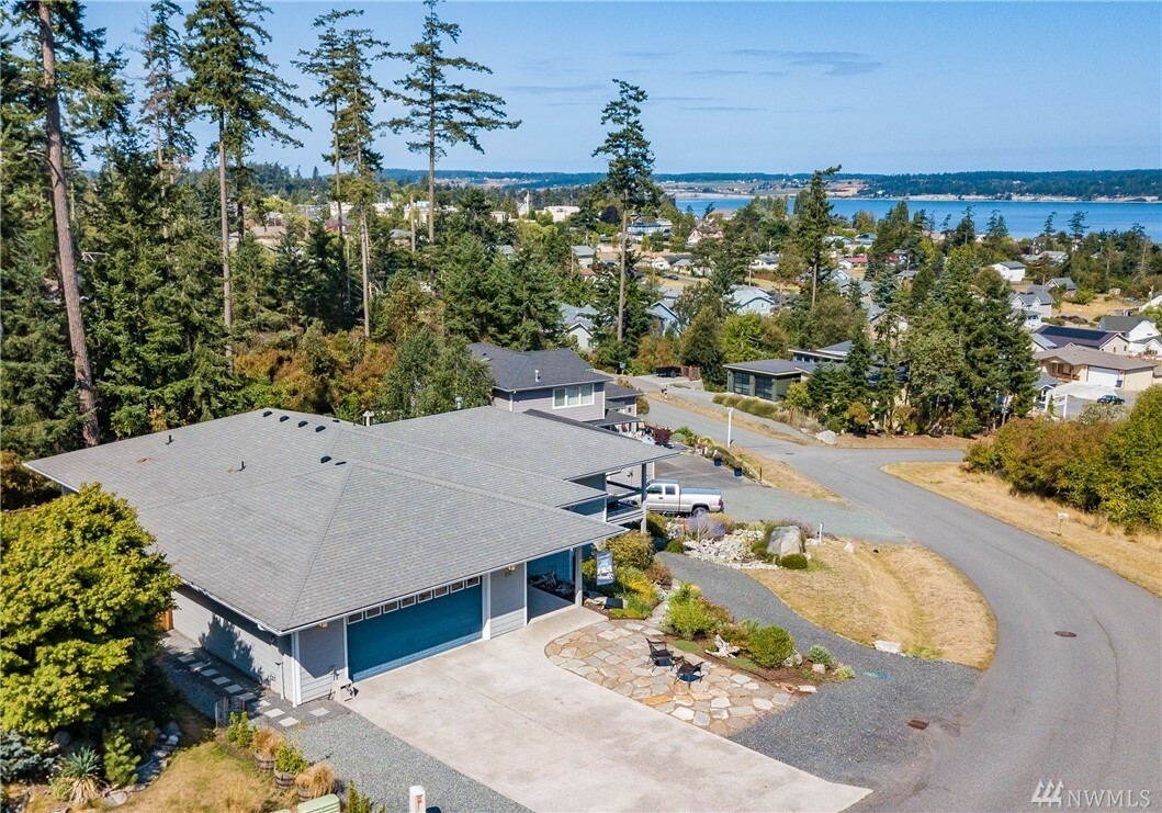 Property Photo:  210 NE Albion St  WA 98239 