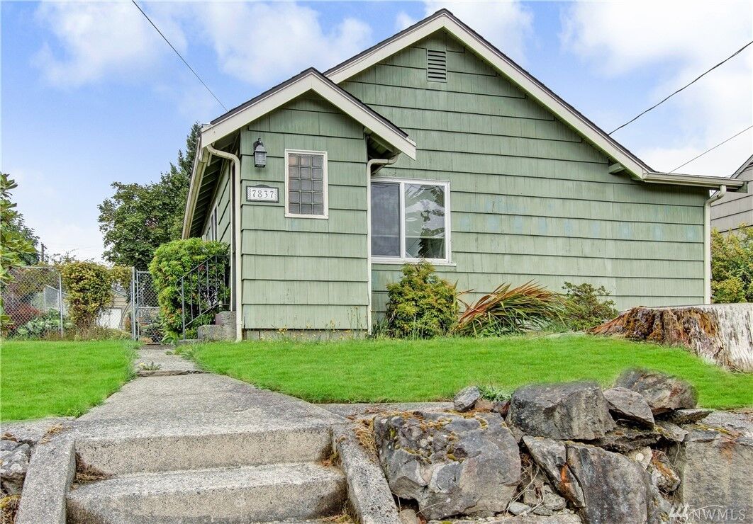 Property Photo: 7837 Yakima Ave WA 98408