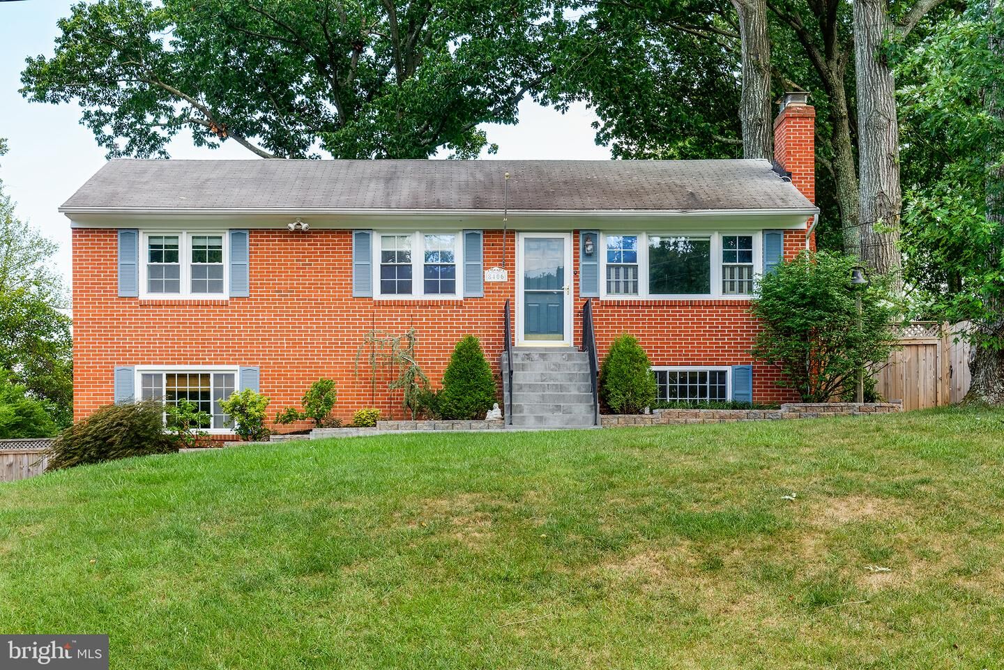 Property Photo: 8406 Aubrey Drive VA 20111