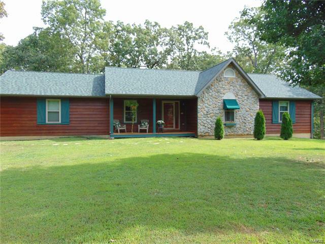 Property Photo: 4081 Oak Wood Ct 63087
