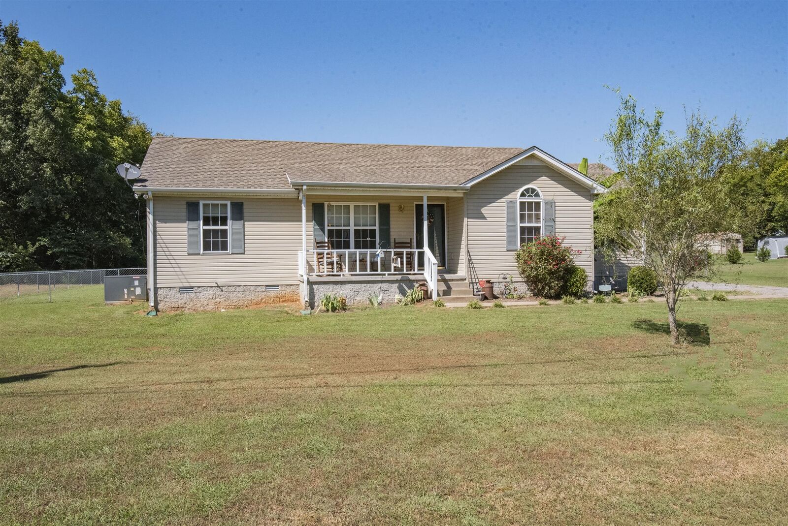 Property Photo: 243 Paragon Dr TN 37020