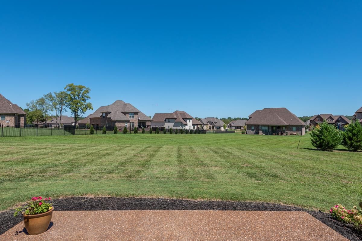 Property Photo:  721 Farmington Dr  TN 37087 