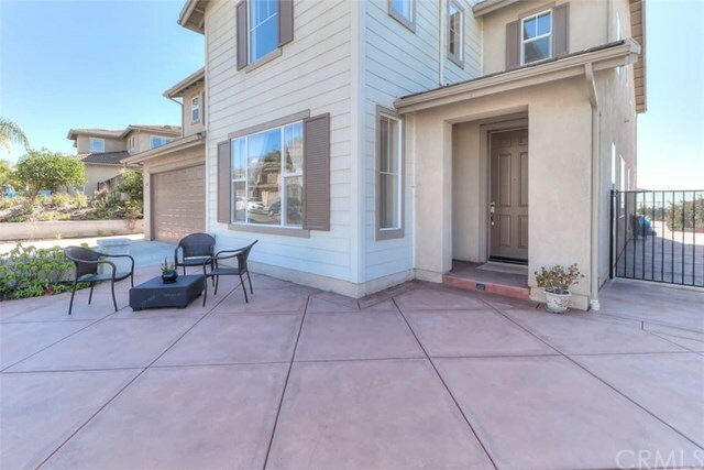 Property Photo:  676 Saddleback Way  CA 92078 