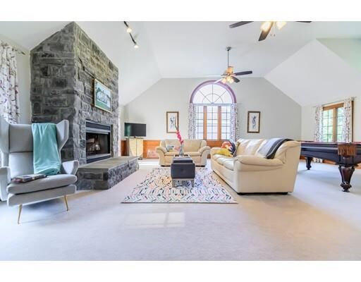 Property Photo:  12 Keystone Way  MA 01810 