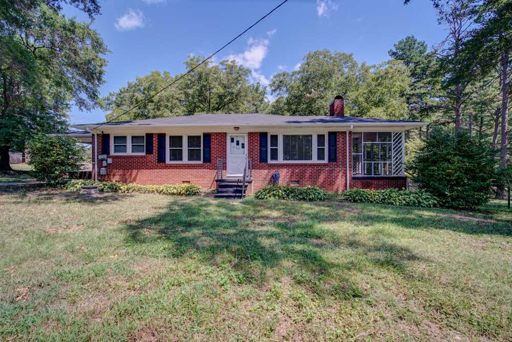 Property Photo:  220 Foster St  SC 29330 